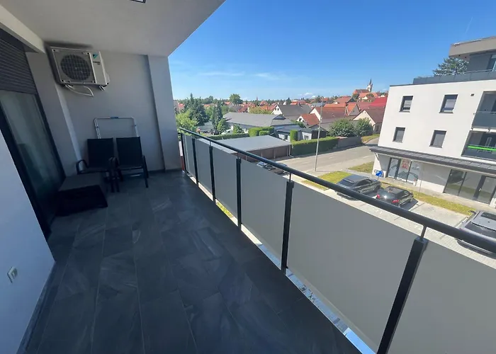 Keszthely Apartman דירה